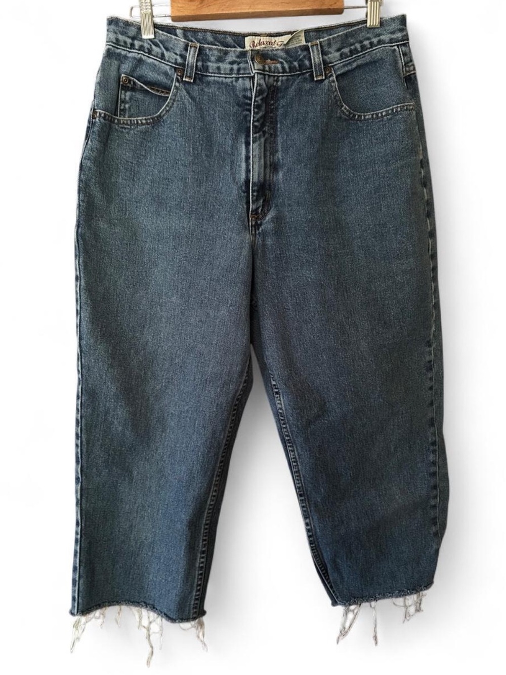 Vintage-Inspired Dark Blue Men’s Jeans